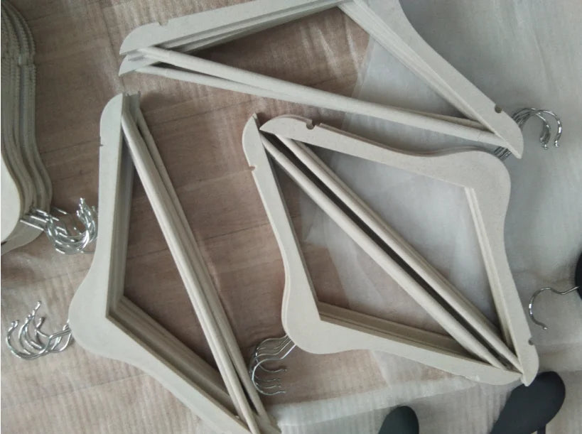Eco-Friendly Recycled Plastic Clothes Hanger for Wholesale